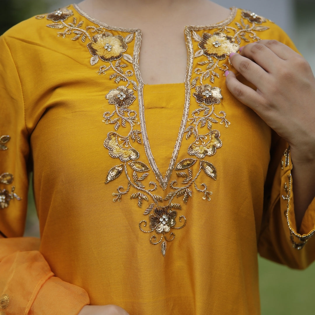 YELLOW - THE HERITAGE SUIT