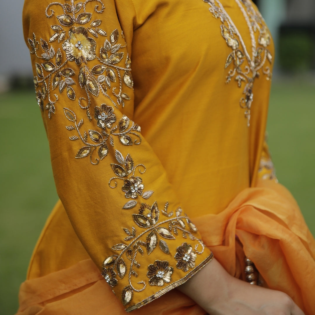 YELLOW - THE HERITAGE SUIT