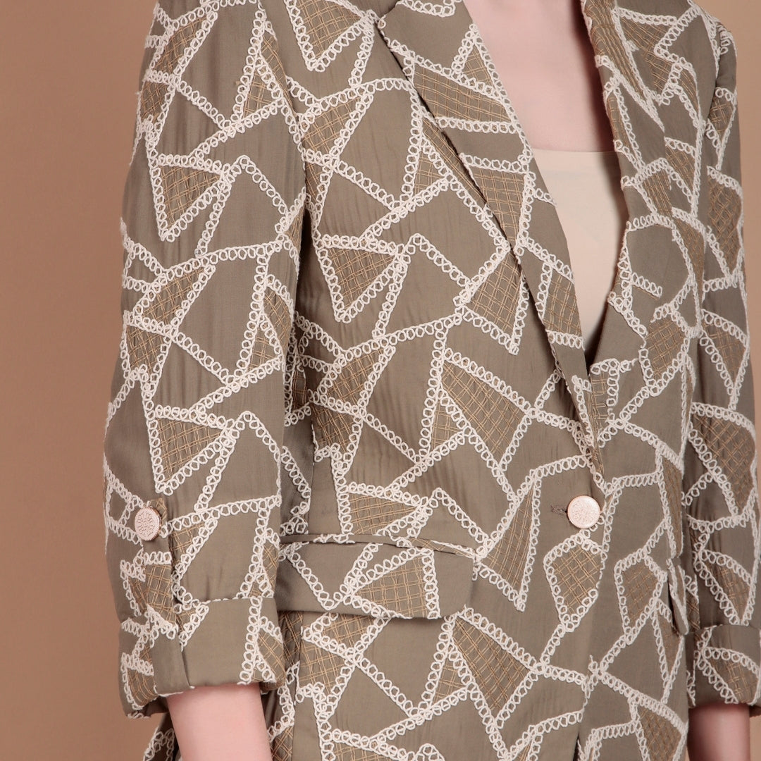 TAUPE GEO PATTERNED BLAZER